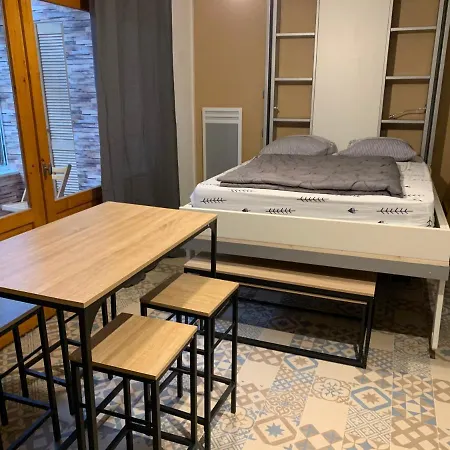 Apartment Centre