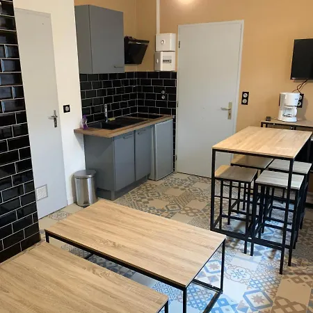 Centre Apartment *